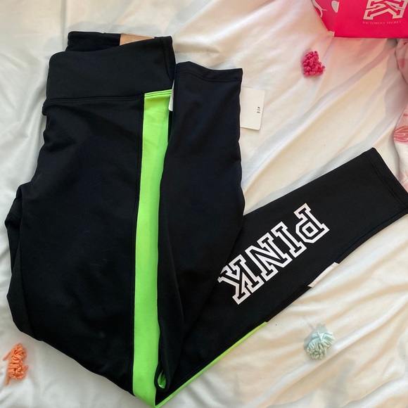 pink Vs - Picture 3 of 3